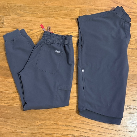 Figs Scrub Set - Picture 2 of 7